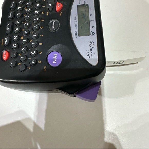 Brother P-touch #1170 Label Maker with Paperwork, Working condition - Picture 2 of 4